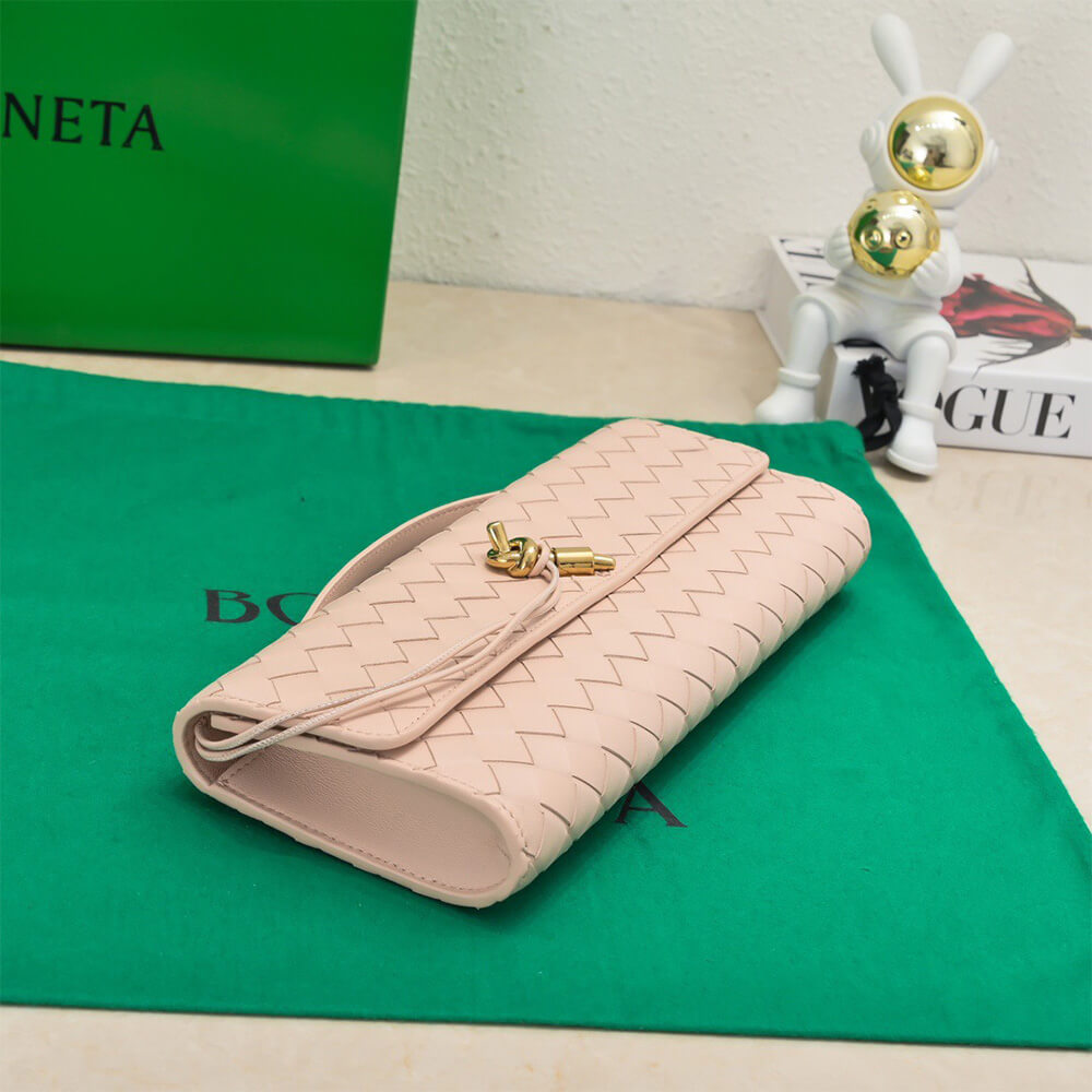 Powder pink Bottega Veneta Andiamo Clutch (HIGH-END GRADE) - Image 3