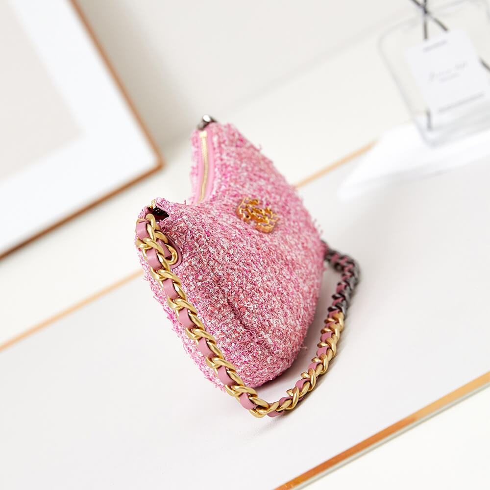 CHANEL 19 chain bag - Image 3
