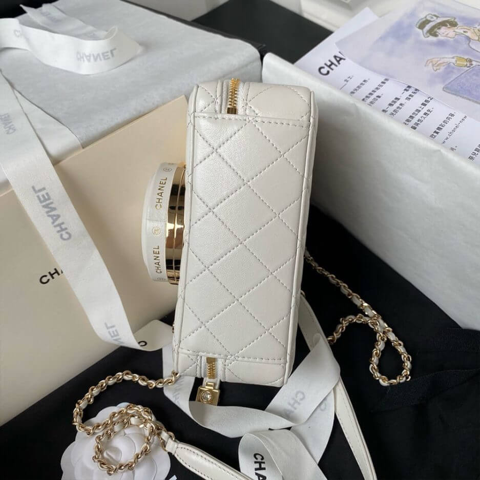 CHANEL CAMERA BAG - Image 5