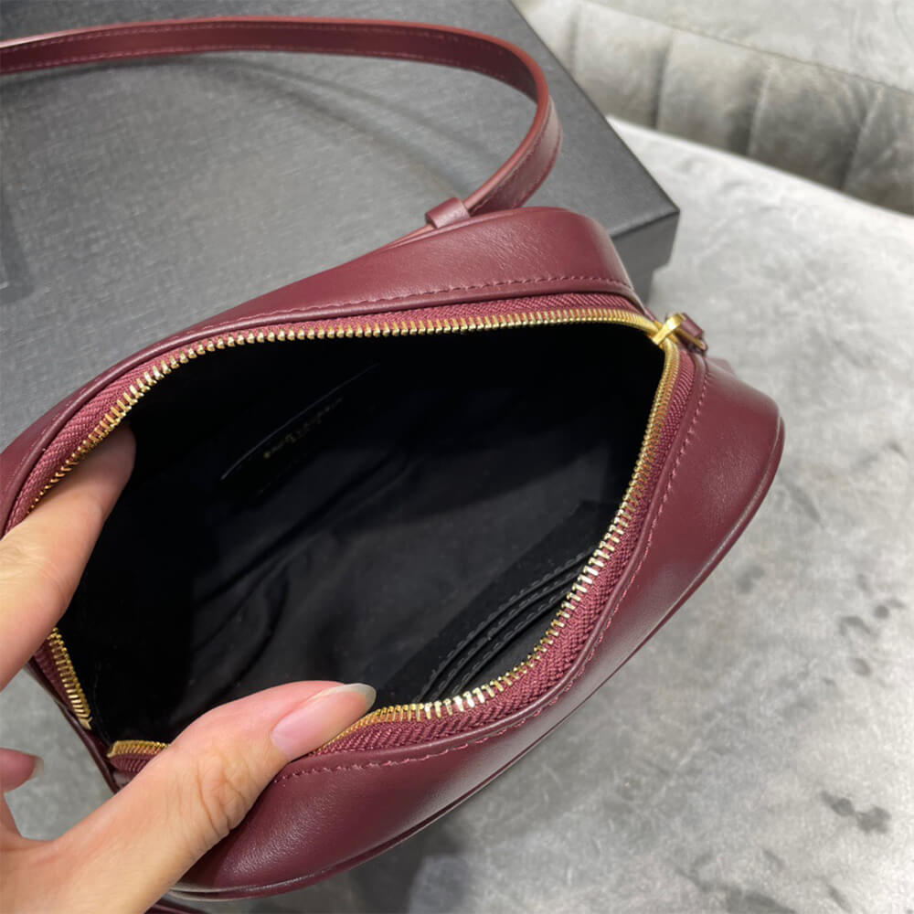 ROUGE YSL LOU BELT BAG IN MATELASSE LEATHER - Image 8